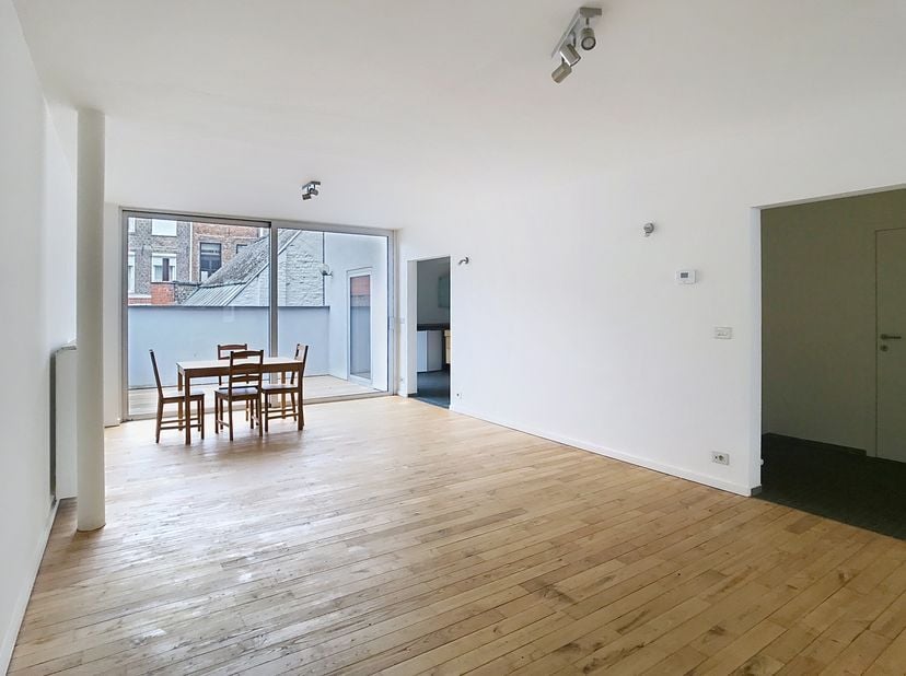 Appartement 1 chambre récemment rénové à louer dans le centre d&#039;Audenarde. Grâce à son emplacement idéal, le marché, les magasins et la gare d&#039;Audenar