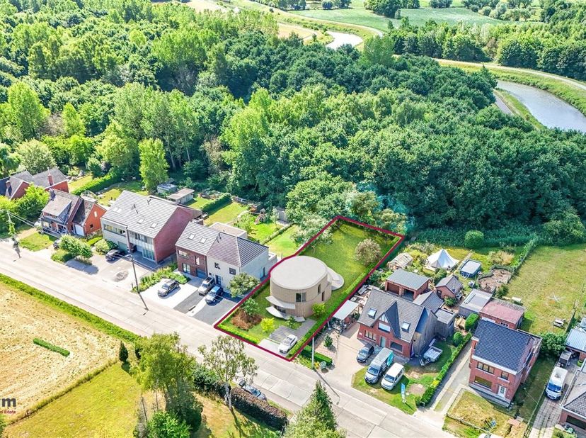 Villa circulaire exclusive près de la Dyle&lt;br /&gt;
C&#039;est dans la campagne de Muizen que sera construit ce bâtiment ouvert unique sur des fondations en p