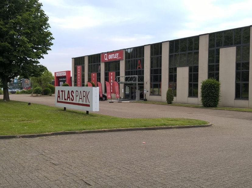 Optimaal gelegen kantoorruimte van 407 m² nabij Ikea Zaventem en de E40. Prijs/kwaliteit is de ruimte heel interessant. Het lichtrijke kantoor bevindt