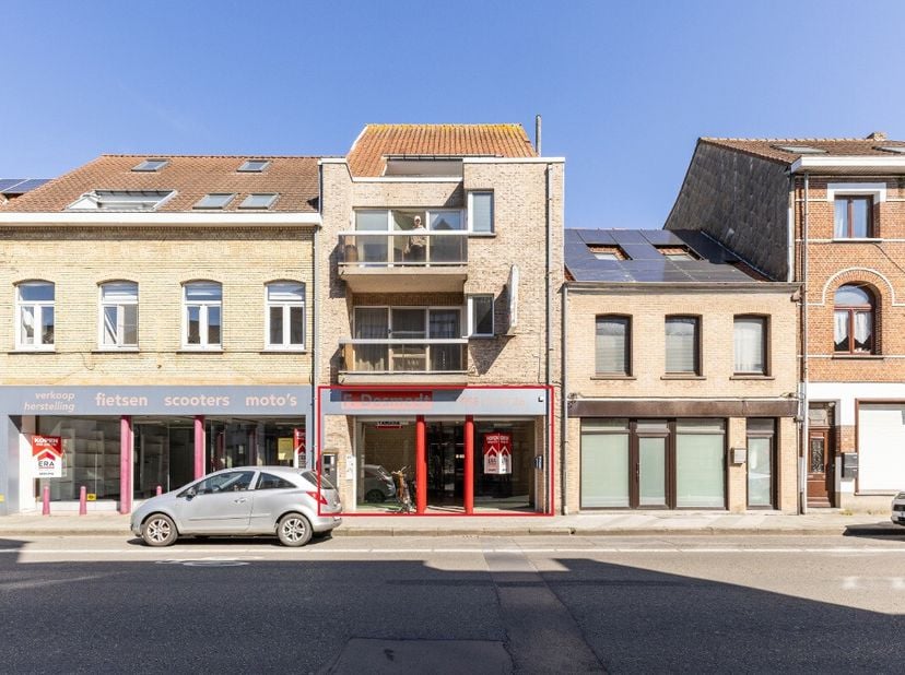 La Panne : commerce à vendre le long d&#039;une voie d&#039;accès ! Vous recherchez un espace commercial compact à un emplacement de choix ? Ce commerce de 43 m