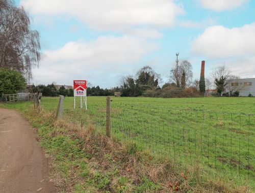                                         Landbouwgrond te koop in Wommelgem, € 140.000

