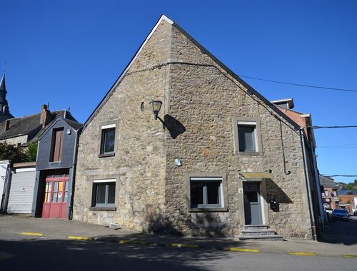                                         Maison unifamiliale à louer à Couvin, € 620
