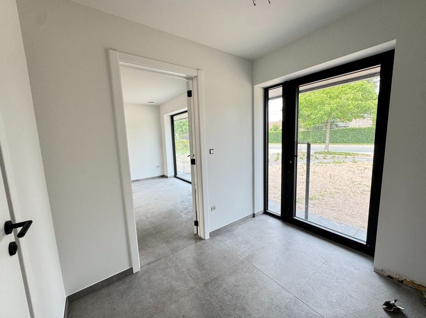 Deze prachtige nieuwbouwwoning van 130m² biedt alle comfort van vandaag in een stijlvolle en energiezuinige uitvoering. De ideale gezinswoning met een