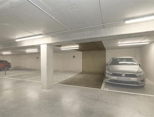                                        Place de stationnement à vendre à Hoeselt, € 15.000

