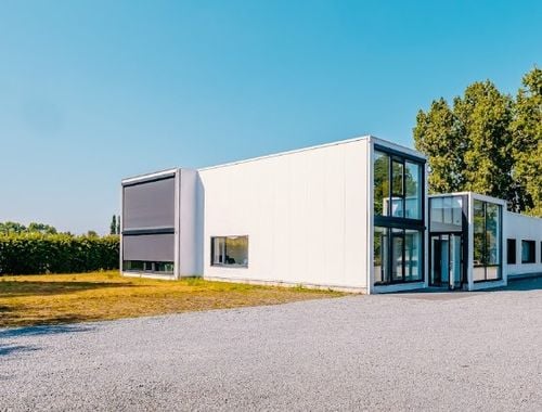                                         Espace de bureaux à louer à Zulte, € 300
