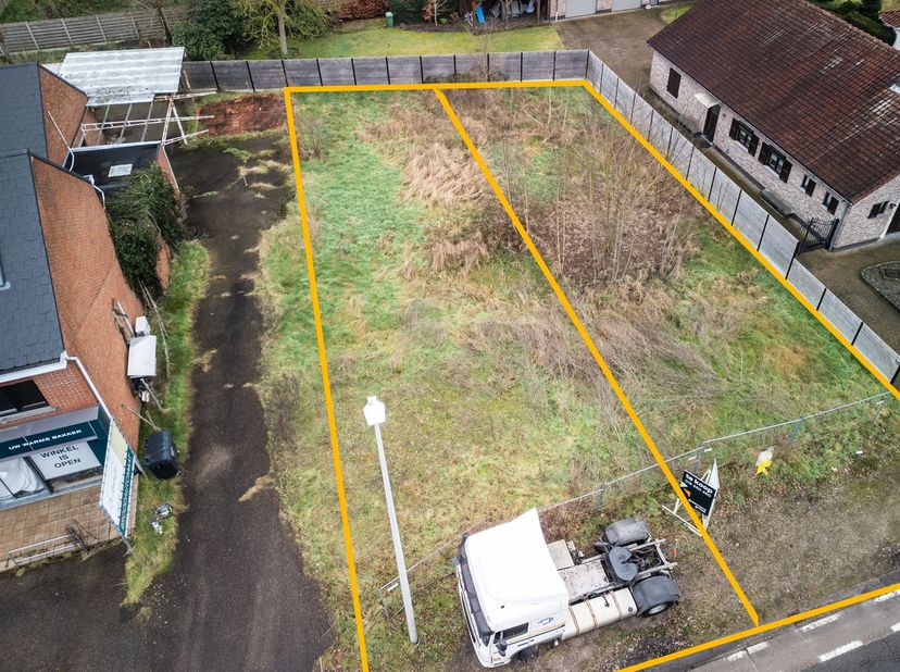 Goed gelegen bouwgrond voor halfopen bebouwing te koop nabij het centrum van Laakdal.&lt;br /&gt;
&lt;br /&gt;
Het perceel Lot 4A in de verkaveling heeft een oppe
