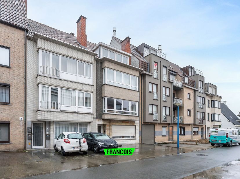 À distance de marche de la plage à Coxyde, nous trouvons cet appartement d&#039;une chambre. À l&#039;origine, c&#039;était un cabinet médical, mais il est parfaitem