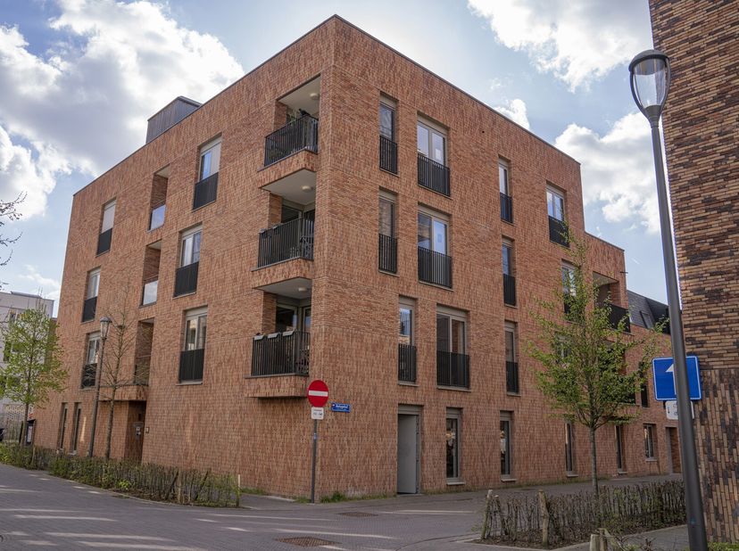 Prachtig afgewerkte penthouse gelegen in het Janseniushof met groen uitzicht op wandelafstand van het centrum van Leuven!&lt;br /&gt;
Het appartement beschi
