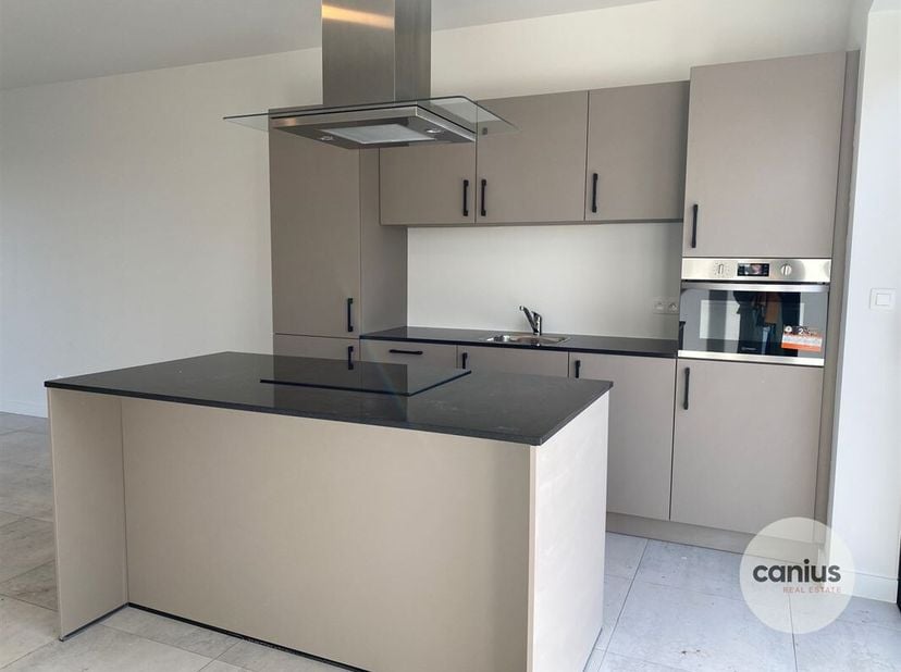 MAISON DE CAMPAGNE AVEC 3 CHAMBRES ET JARDIN&lt;br /&gt;
Dans les environs calmes et verdoyants de Munsterbilzen se trouve le projet &quot;Munstergaarde&quot;.&lt;br /&gt;