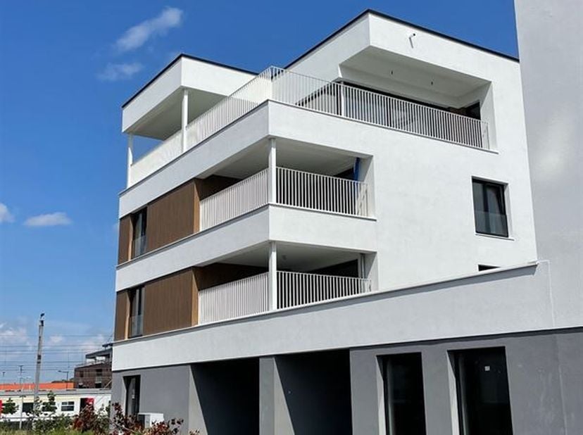 Deze laatste 3 extra grote  appartementen van wel 148 m² (op gelijkvloers, eerste en tweede verdiep) hebben telkens 3 slaapkamers met elk een eigen ba