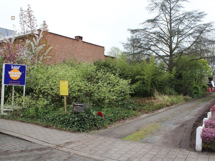 Mooi perceel van 521m²&#039; in het centrum van Duffel.&lt;br /&gt;
Goede verbindingen met het openbaar vervoer. Het station van Duffel bevindt zich op minder da