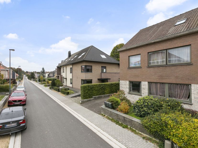 Avis aux investisseurs à la recherche d&#039;un investissement immobilier! Cet immeuble de rapport construit en 1982 est situé à 200m de la Brusselsesteenw