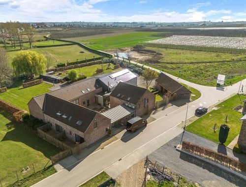                                         Commercieel Gebouw te koop in Borgloon, € 349.000
