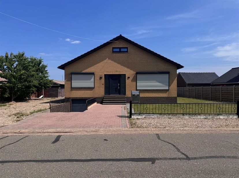Maison à vendre
                    à 3680 Neeroeteren
