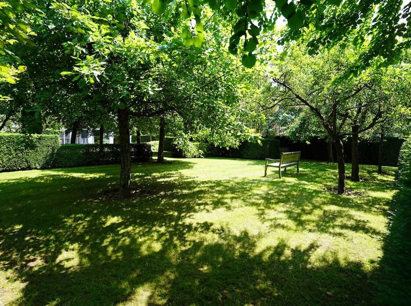Terrain constructible exclusif de 1140 m² pour la construction d&#039;une villa, niché dans un quartier résidentiel serein, mais à seulement quelques minut