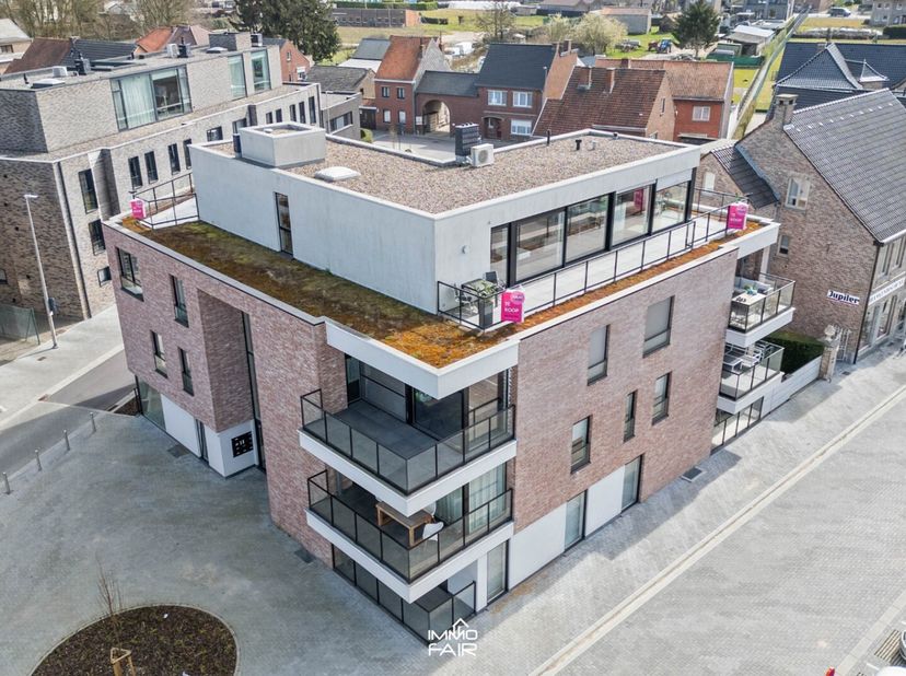 Dit ruime, energiezuinige penthouse is gelegen op de derde etage van een kleinschalige residentie &#039;Belvedere&#039; en is bereikbaar via lift. Het bruisende