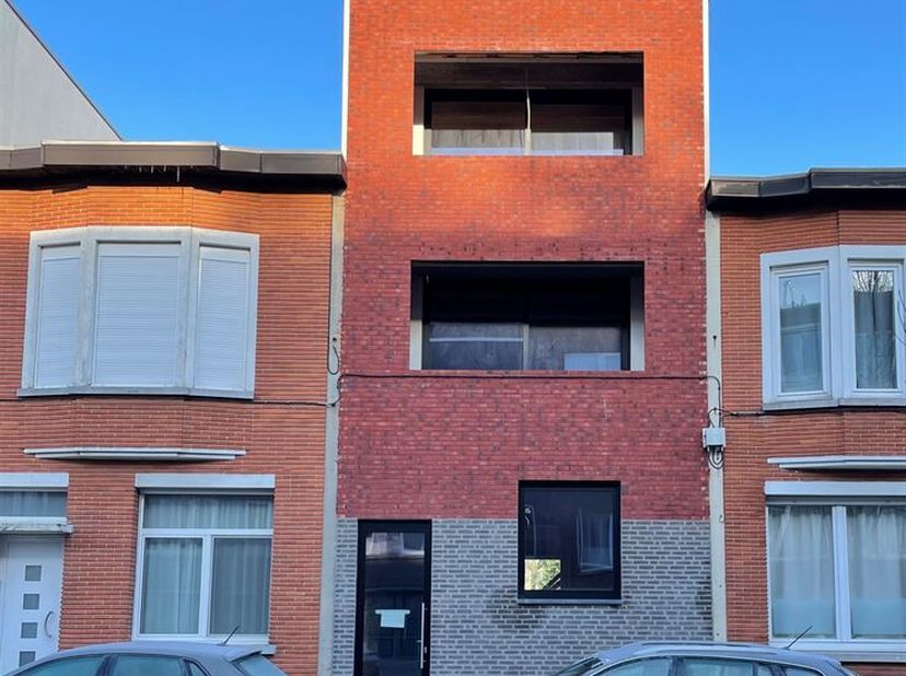 Bien professionnel à vendre
                    à 2660 Hoboken
