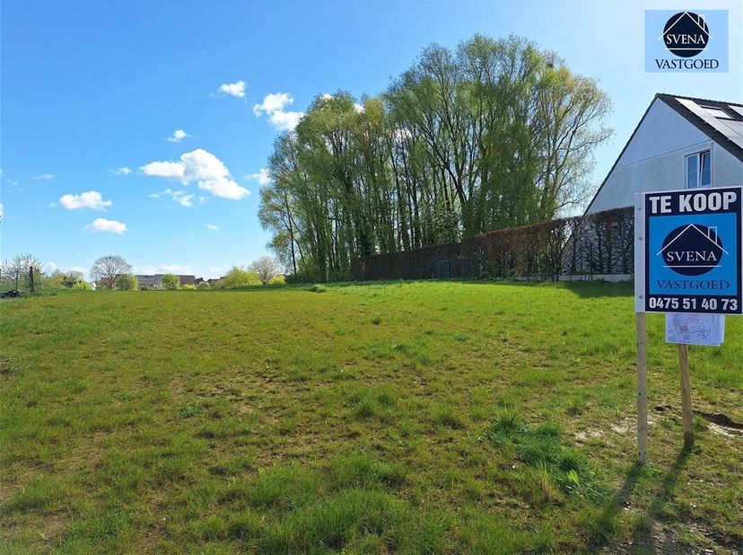 TERRAIN POUR LA CONSTRUCTION D&#039;UN BÂTIMENT DEMI-OUVERT AVEC DE BELLES VUES&lt;br /&gt;
Ce terrain (LOT 1) est situé à Viane et a une superficie de 868,71 m²