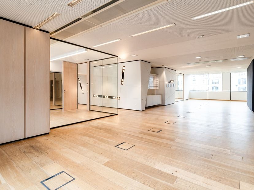 Avenue Louise 60 | Entre la Place Stéphanie &amp; le tunnel Bailli | Beau plateau de bureau modulable  | 307 m²  | Idéalement situé  accès aisé et environ