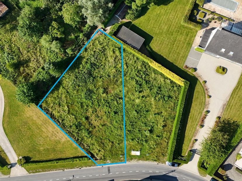 Ben je op zoek naar een idyllische nieuwbouwwoning te midden van een landelijke en weelderige omgeving?&lt;br /&gt;
LIGGING:&lt;br /&gt;
De bouwgronden bevinden z
