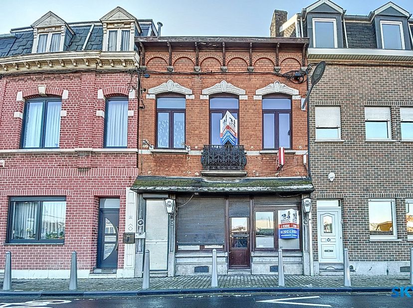 !!! AVIS AUX INVESTISSEURS !!! L&#039;agence SKYIMMO vous propose cet immeuble mixte d&#039;une superficie totale de 288 m² en bon état avec un énorme potentiel