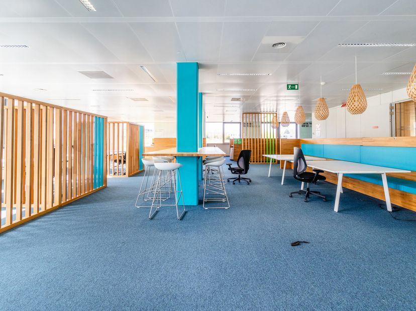 Axis Parc | Beau plateau de bureau modulable  | 596m² au 1er étage | Idéalement situé, en bordure de Louvain-la-Neuve, au bord des grands axes (E411 e