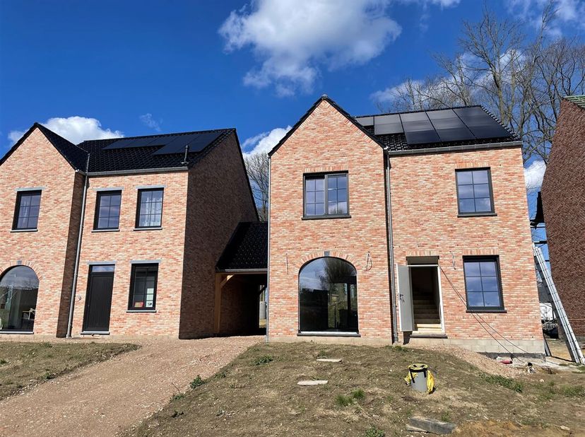 Exclusieve BEN woning in Maaseik op 3A87ca.&lt;br /&gt;
TROEVEN:&lt;br /&gt;
- Inspraak in de afwerking van de woning!&lt;br /&gt;
- Gelegen op unieke locatie.&lt;br /&gt;
-