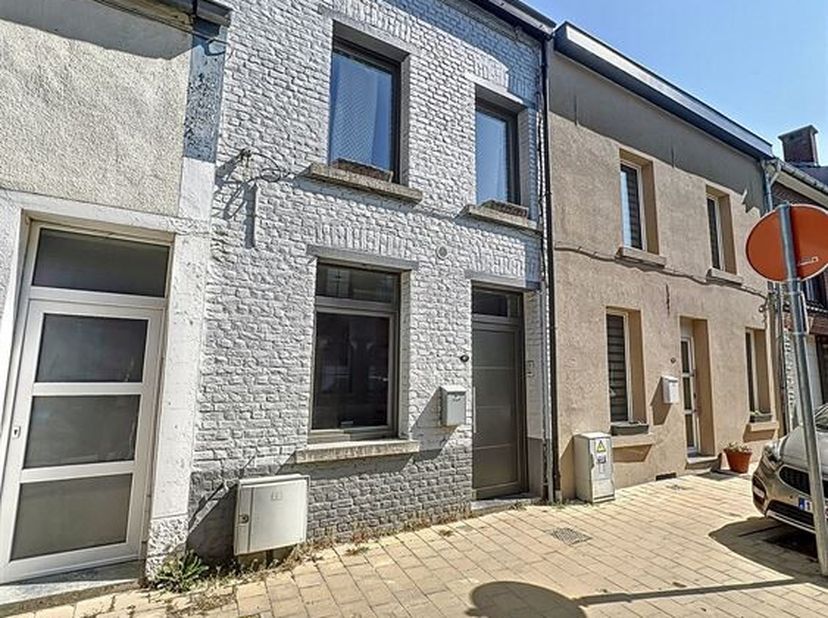 Century 21 Immo Dewaele heeft het genoegen je deze charmante woning in Rebecq aan te bieden, met een comfortabele en moderne leefruimte. Met 120 m² wo
