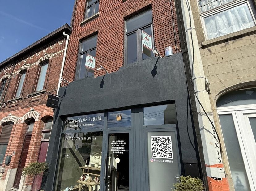 Couillet - à vendre&lt;br /&gt;
L&#039;agence immobilière Bureau Savini vous propose cette maison d&#039;habitation et de commerce avec entrée séparée. compteur gaz,
