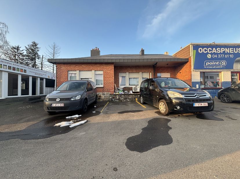 L&#039;agence SKYIMMO a le plaisir de vous proposer cette opportunité unique avec cet ensemble immobilier bien situé sur une grande route à fort passage. I