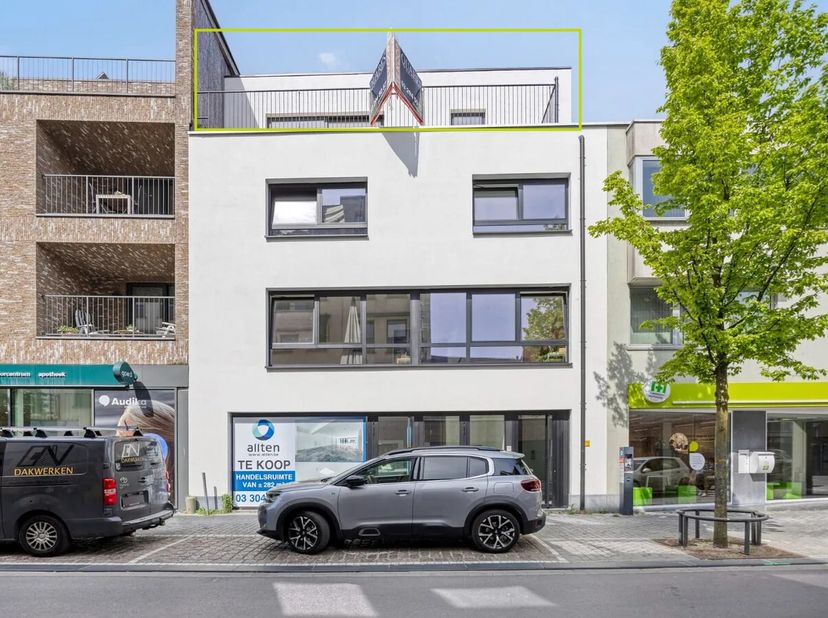 Verkoop onder BTW stelsel&lt;br /&gt;
Dit prachtig nieuwbouwappartement met 2 slaapkamers op de derde verdieping van een volledig gerenoveerd gebouw is cent