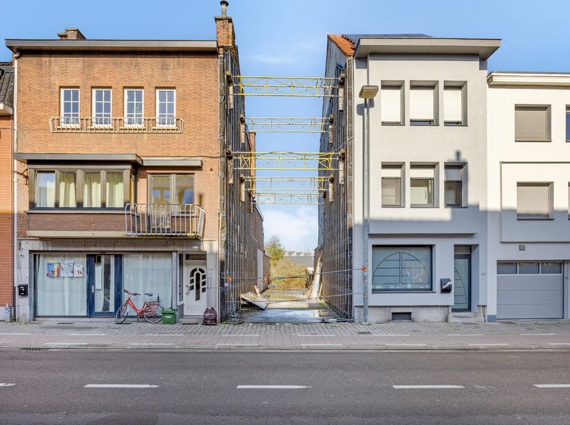 Deze unieke bouwgrond van 2 are 8 ca is gelegen op een absolute toplocatie in Kessel-Lo, vlakbij het Becker Remyplein, waar wekelijks een gezellige ma