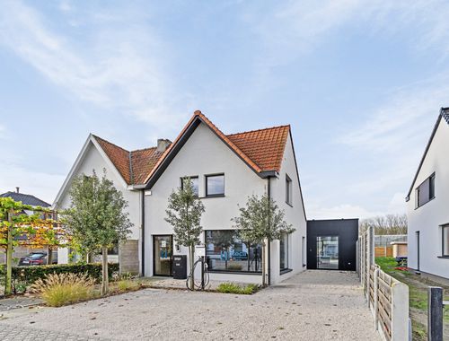                                         Kantoor te huur in Maldegem, € 2.500
