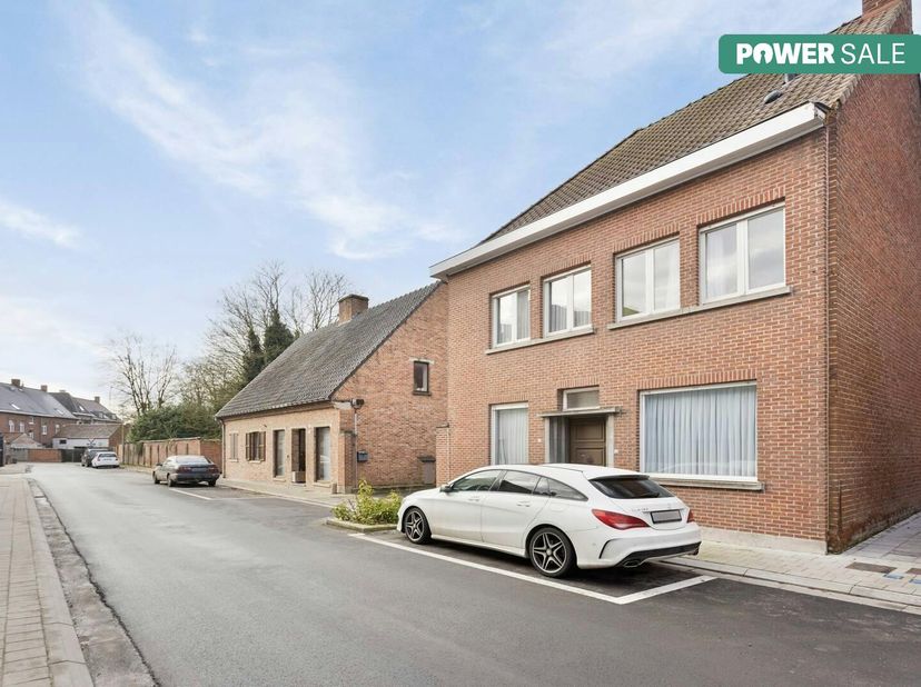 Située au cur d&#039;Ardooie, cette maison prête à emménager d&#039;une surface habitable de 217 m² offre beaucoup d&#039;espace et de confort. Grâce à son emplaceme