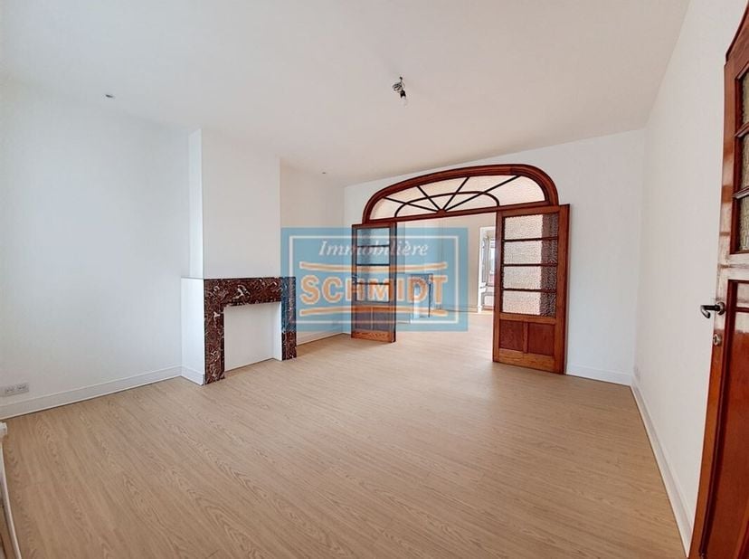ETTERBEEK (Roi Vainqueur)Ref 27927 :Libre 1/8/25 -  Très bel appartement de ±75m². Il se compose d&#039;un living, une cuisine équipée, une chambre et d&#039;un