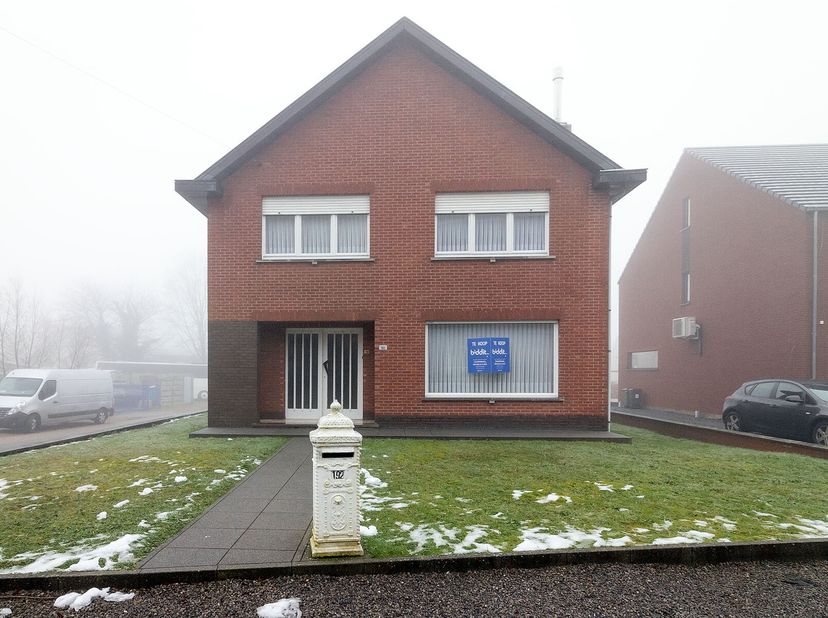 RUIME WONING MET TUIN &lt;br /&gt;
 &lt;br /&gt;
Droomt u van een ruime woning in een rustige omgeving? Zoek niet verder! Deze authentieke vrijstaande woning bied