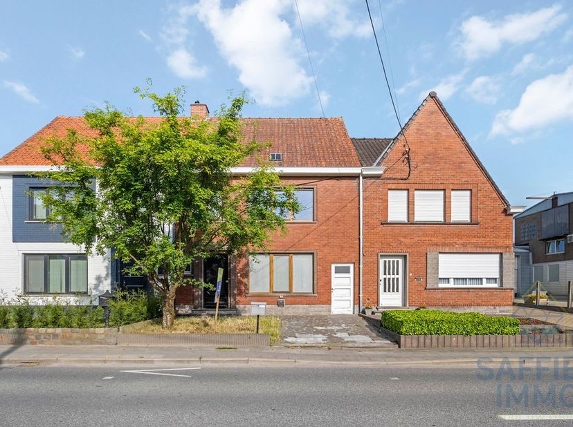 Opendeur 21/06 tussen 17u30-18u30&lt;br /&gt;
&lt;br /&gt;
In de rustige Kuurnsestraat te Hulste vind je deze ruime woning met tal van mogelijkheden.&lt;br /&gt;
Geniet
