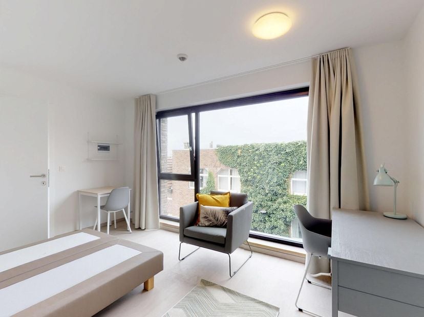 Ben je op zoek naar een studentenkamer in Leuven? Dan is deze bemeubelde kamer in residentie ARTEMIS misschien wel iets voor jou.&lt;br /&gt;
De kamer is vo