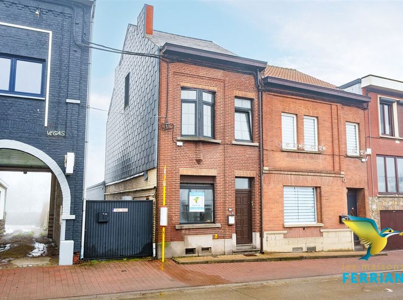 Visites sur rendez-vous au 0476/08.47.47.&lt;br /&gt;
Belle maison 3 façades avec jardin et terrasse proche de toutes les commodités. Composition: Au rez-de