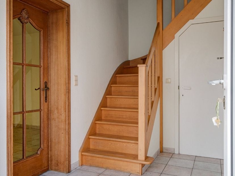 Gezinswoning met 3 slpks en een bewoonbare oppervlakte van 179 m² op zuidgericht perceel te Zonhoven.Voor meer informatie ga naar https://www.era.be/n