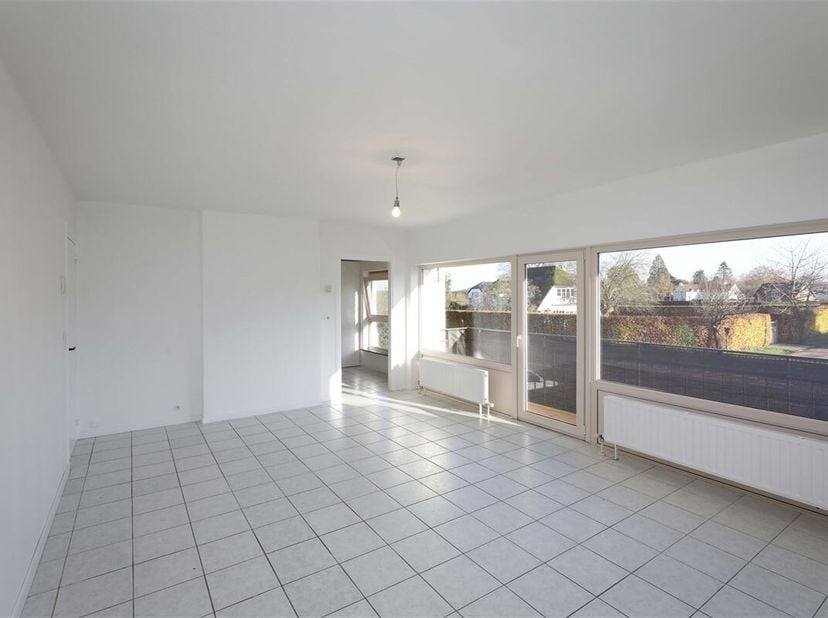 Appartement met 3 slaapkamers en garage op gunstige ligging&lt;br /&gt;
Ligging :&lt;br /&gt;
+ Op slechts enkele minuten rijden van het bruisende Maastricht&lt;br /