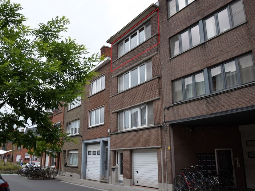 BEZOEKMOMENT WOENSDAG 25/06/2025 TUSSEN 16u-18u !&lt;br /&gt;
&lt;br /&gt;
Strategisch en rustig gelegen appartement op de 3de verdieping. Het appartement beschik