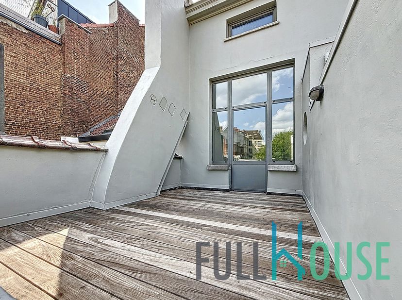 Quartier Lepoutre. Superbe appartement 1 ou 2 chambres (salle de bains dans une des chambres) d&#039;une superficie habitable  de 75 m2 + terrasse de 16m2.