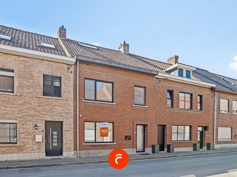 1ste BEZOEKDAG: Zaterdag 26 april 2025 vanaf 9u30. Reserveer tijdig uw bezoekmoment. Een kwalitatieve en duurzaam gerenoveerde woning in hartje Staseg
