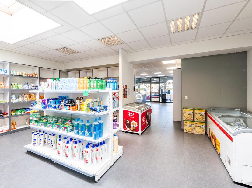 Bien professionnel à vendre
                    à 9100 Sint-Niklaas