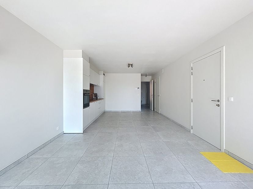 Wij bieden u een nieuwbouw appartement in Desselgem te huur aan. Dit appartement maakt gebruik van de nieuwe technieken. Het is gelegen nabij invalswe