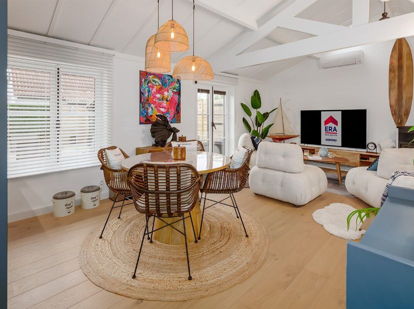 Oostduinkerke : magnifique maison de vacances rénovée à vendre, à seulement quelques pas des dunes. Cette magnifique maison de vacances rénovée offre