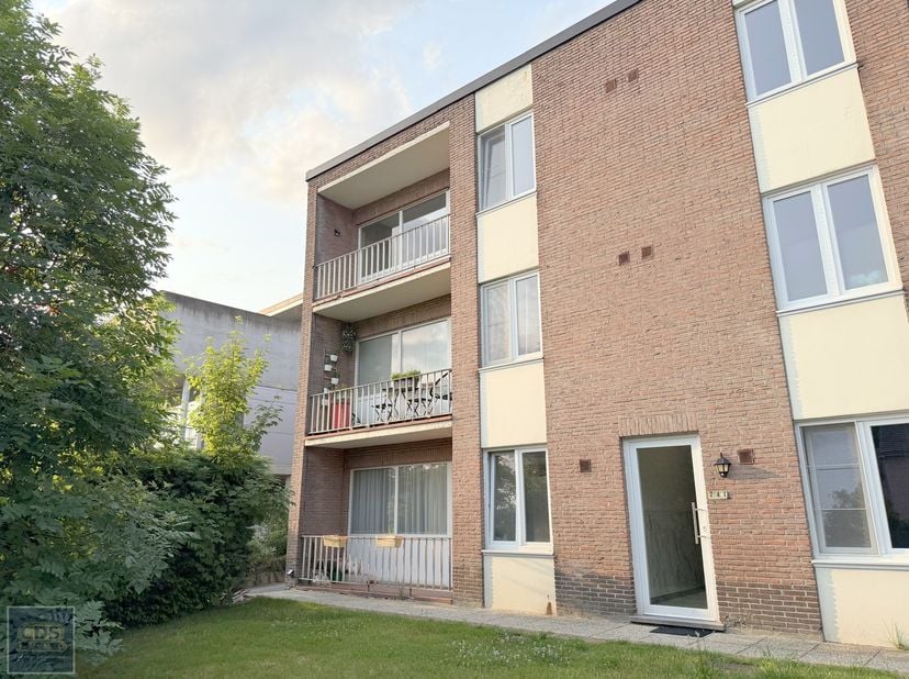 Op een boogscheut van centrum Leuven en oprit E40 bieden wij dit instapklare APPARTEMENT aan met terras en garagebox.  Ideaal gelegen in een rustige s