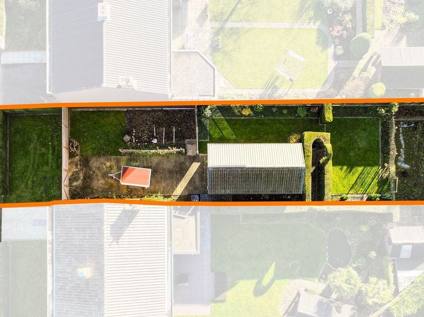 Bouwgrond in rustige wijk in Moorsele!&lt;br /&gt;
We vinden dit stukje bouwgrond van 360 m² in de Olmenlaan in Moorsele tussen 2 woningen. Het perceel is 9