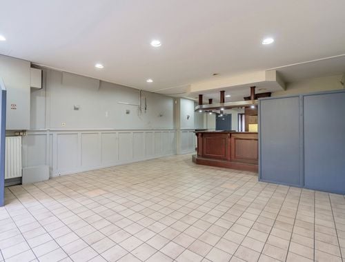                                         Bâtiment d’entreprise à vendre à Houthalen, € 245.000
